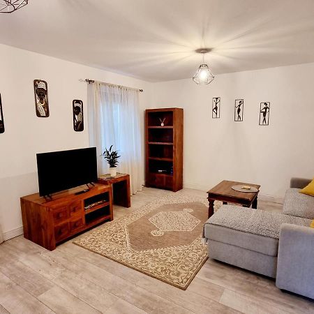 Spacious Two Bedroom Apartment With One Parking Space Thame Zewnętrze zdjęcie